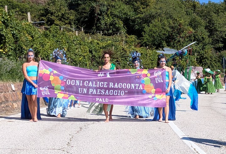 PALÙ – “Ogni calice racconta un paesaggio”