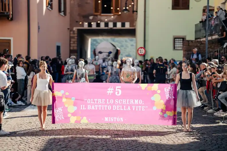 MISTÒN – Oltre lo schermo; il battito della vite