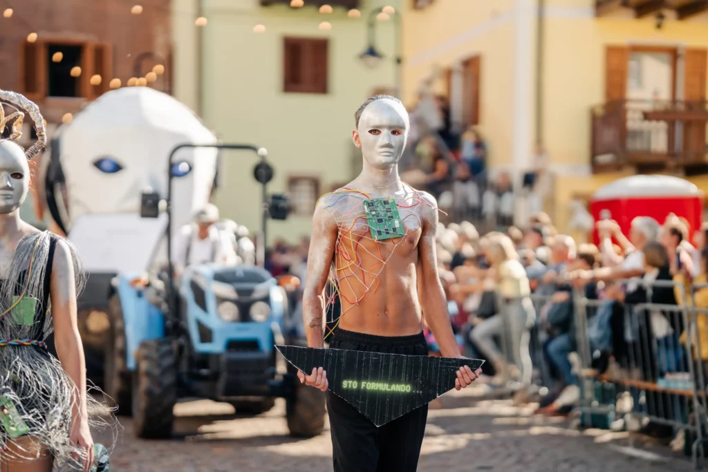 MISTÒN – Oltre lo schermo; il battito della vite